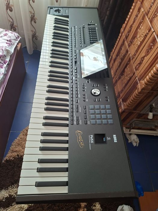 Korg pa5x Oriental 76 Key