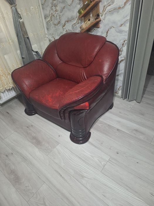 Vând 2 fotoli din piele