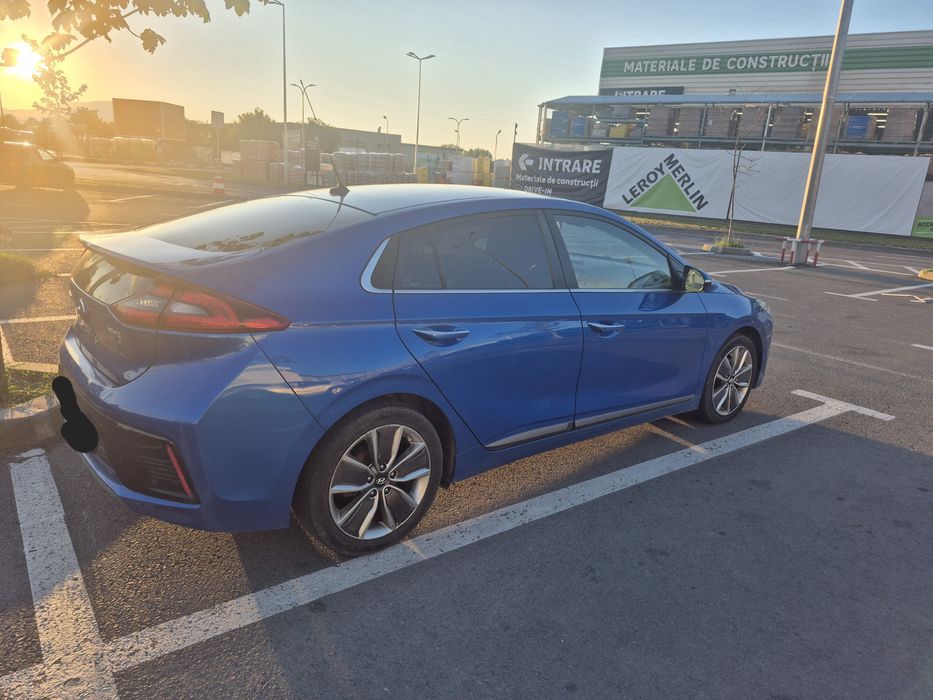 Hyundai ioniq hybrid