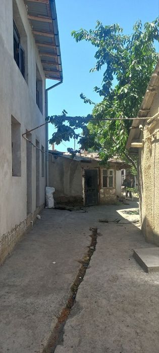 Срочно уй сотилади,вокзал бозорчани йонида