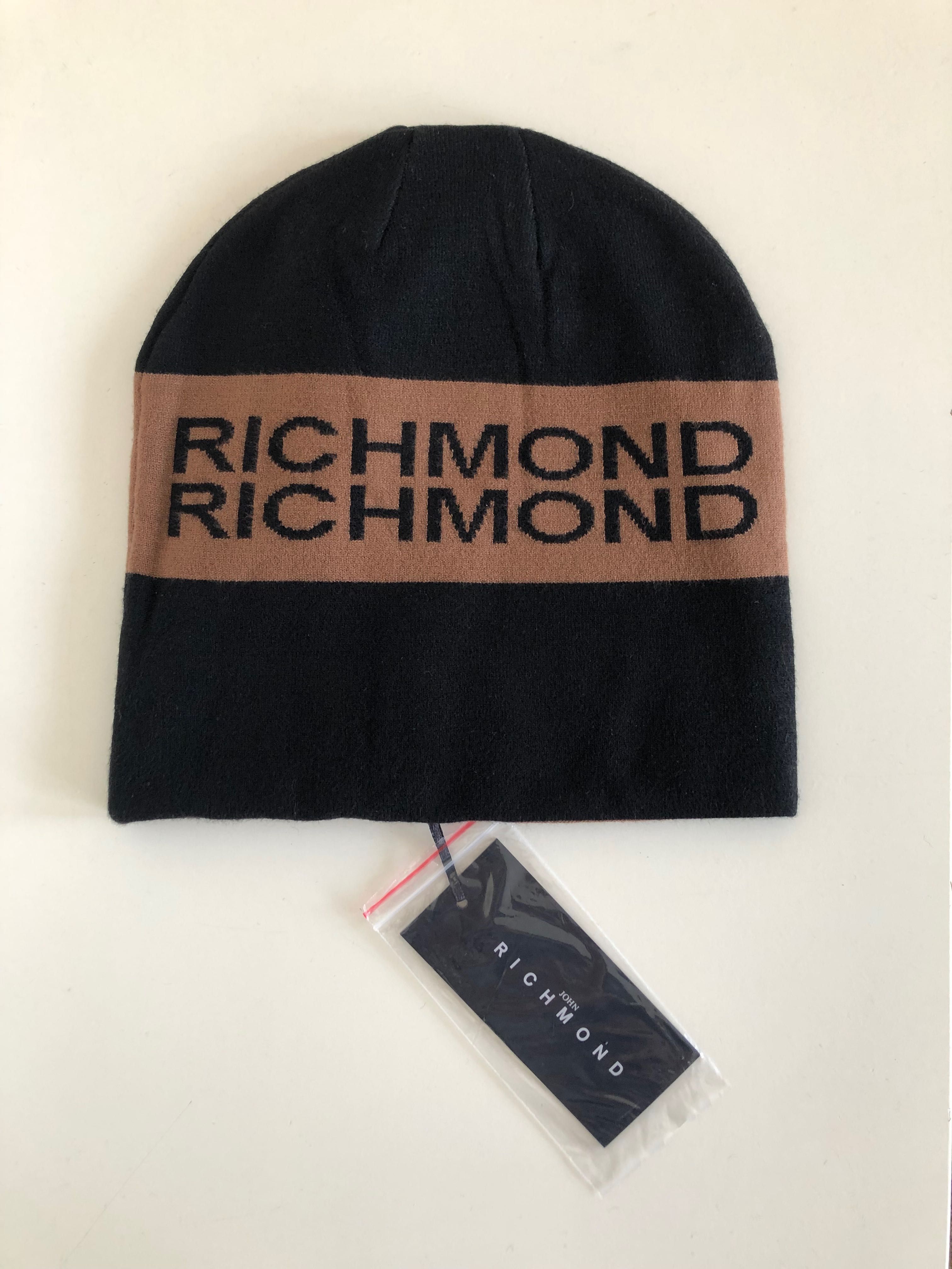 JOHN RICHMOND - зимна шапка