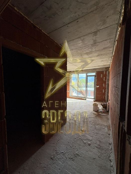 Продават се 2 къщи близнаци с външни гаражи с Акт 14