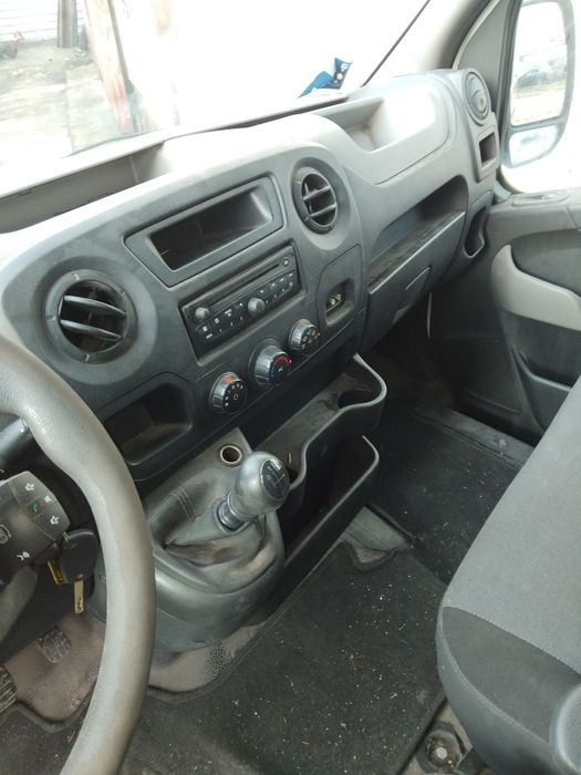 Vând Renault Master