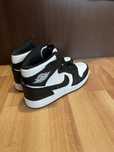 Vand Nike Air Jordan 1 Mid