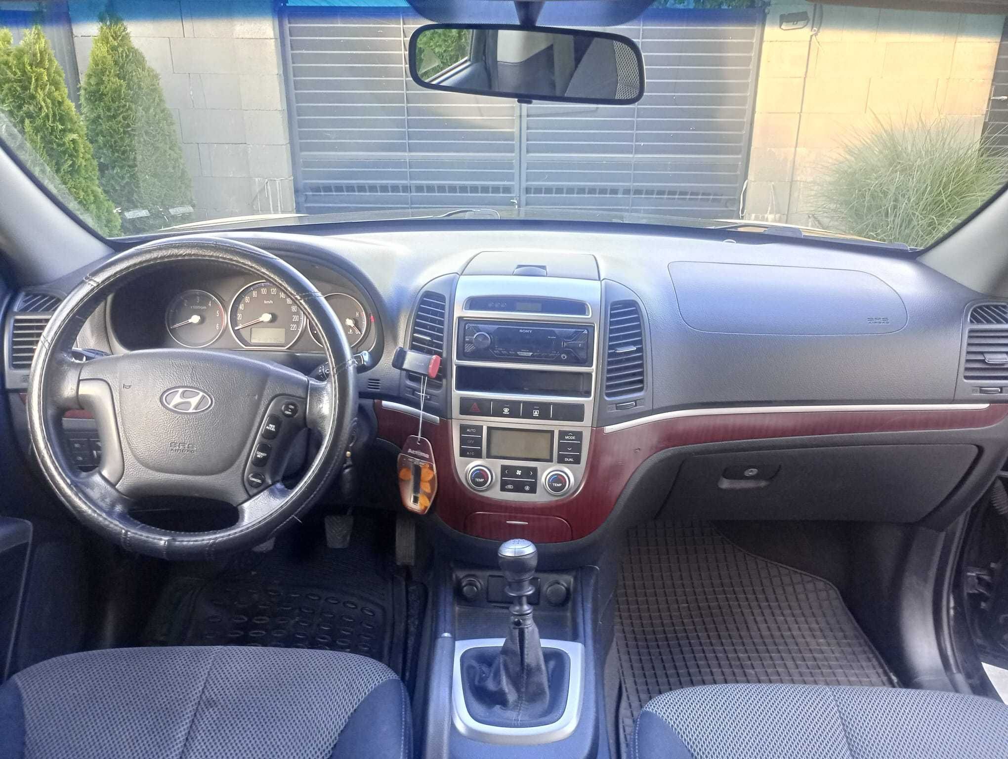 Vând Hyundai Santa Fe