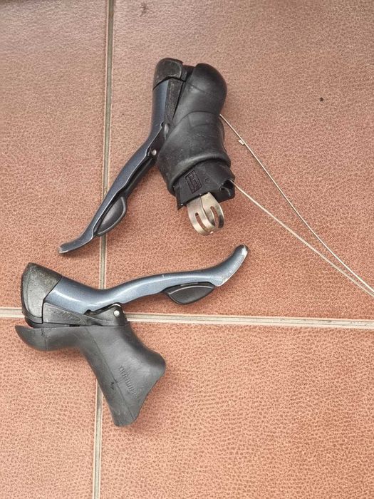 Vând ergopower manete schimbător frână Shimano Claris 2x8