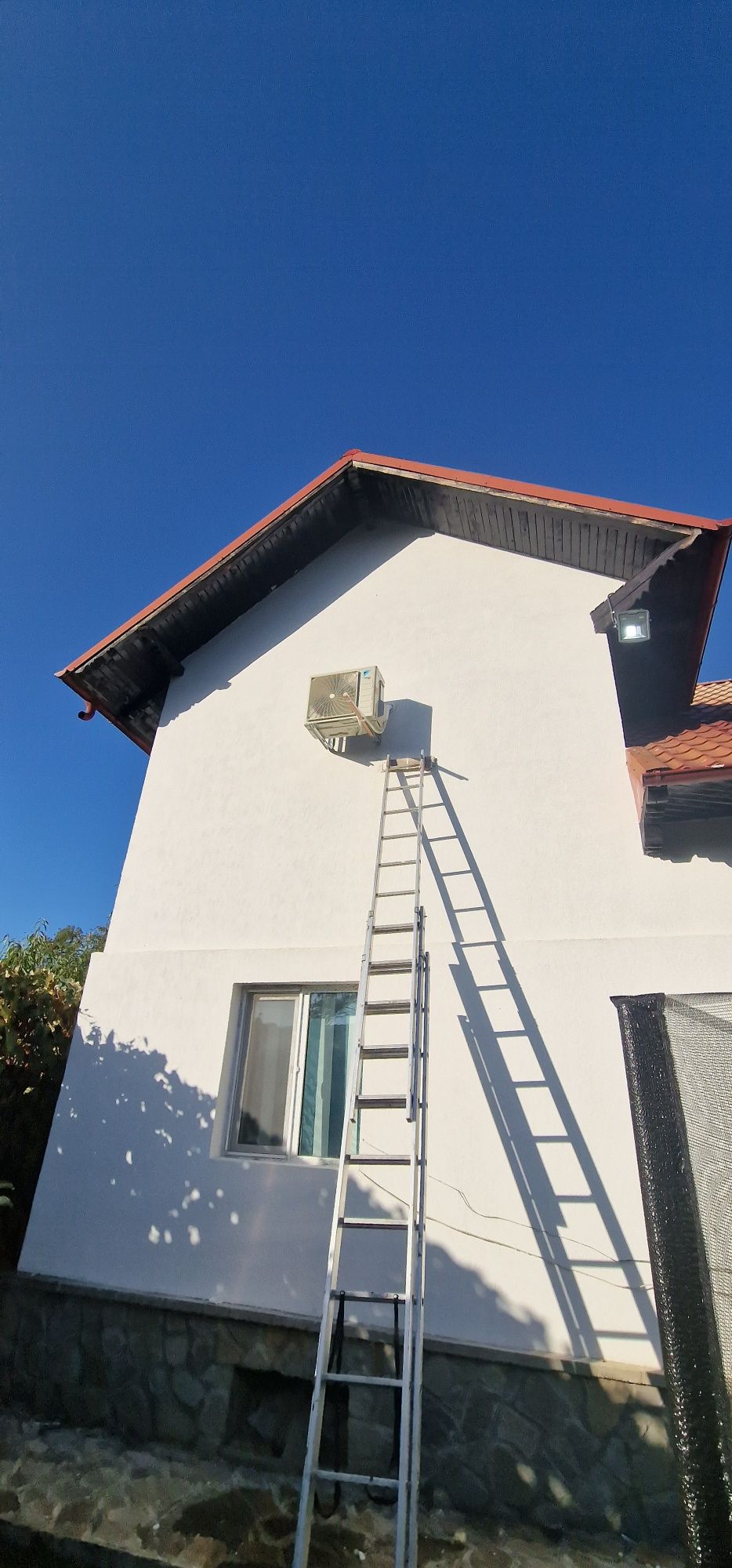 Montaj, reparatii, igienizare, incarcare freon aer conditionat .Gaura