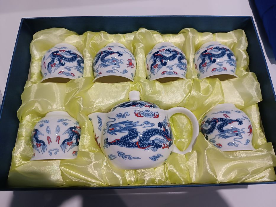 Китайский фарфоровый сервиз.