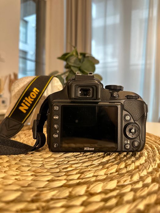 Vand camera foto Nikon DSLR D3400