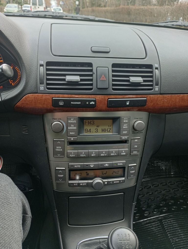 Тойота Авенсис 2.2 D4D FACELIFT