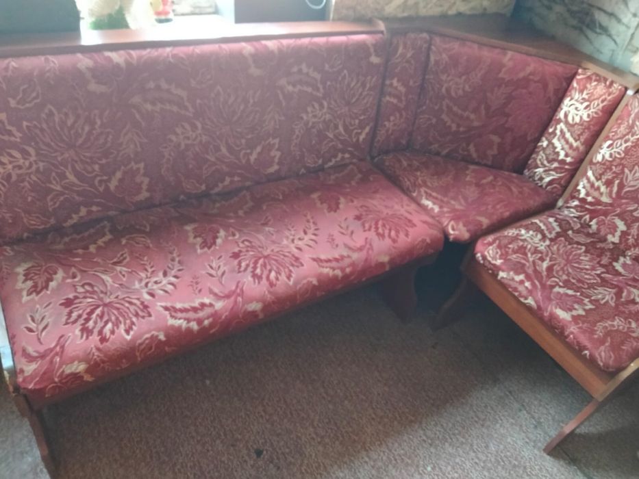 Диван кухонный в хорошем состоянии