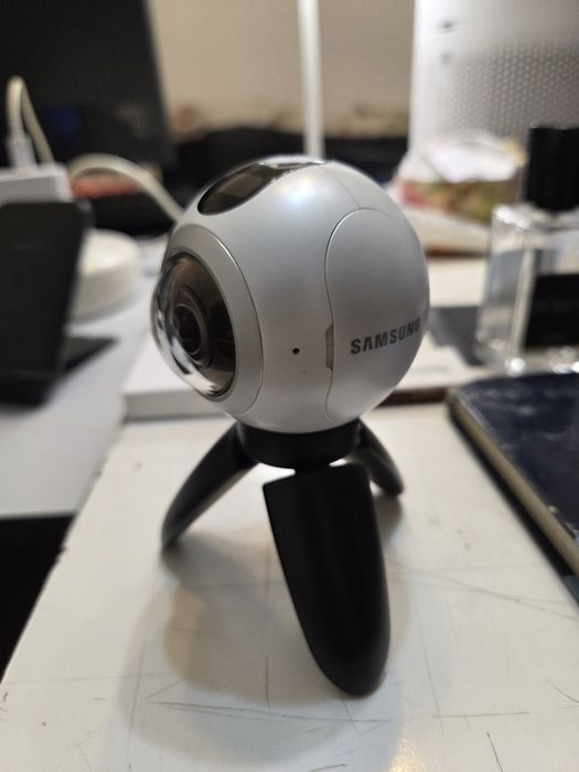 Samsung gear360 идеальное состояние