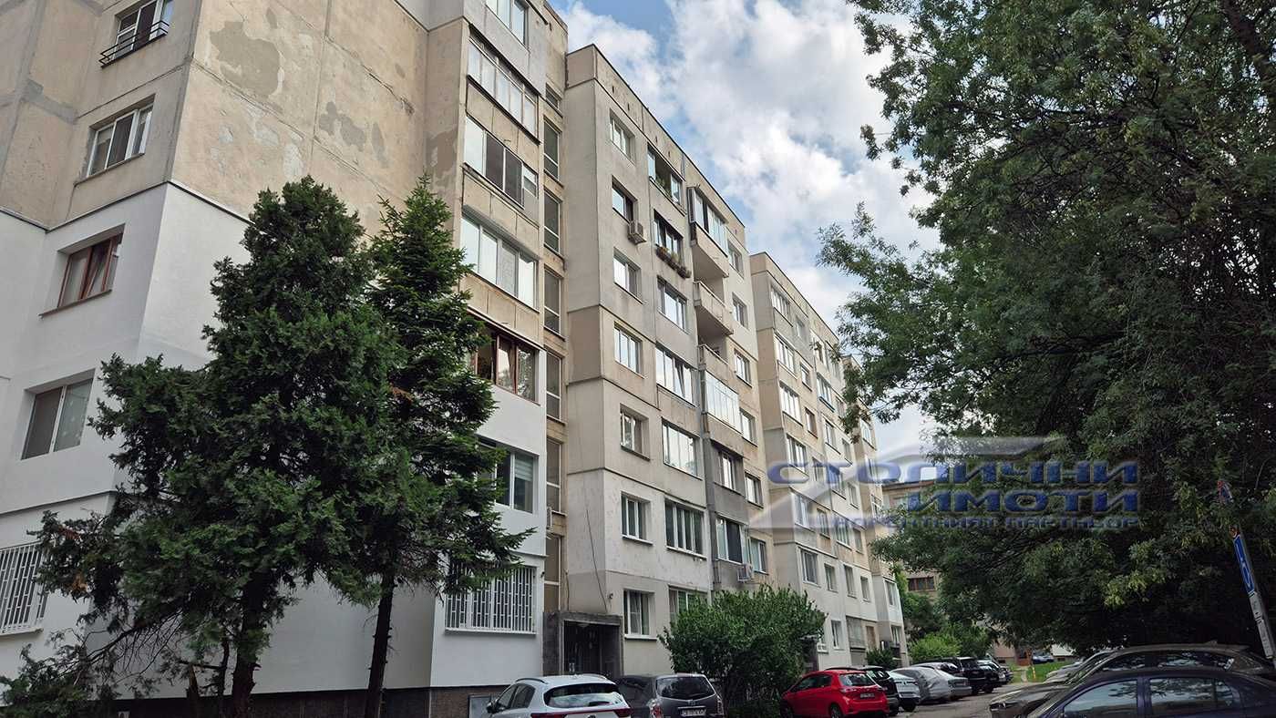 Обзаведен, тристаен в Иван Вазов