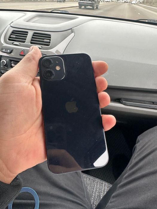 iPhone 12 mini, 128 ГБ, чёрный цвет