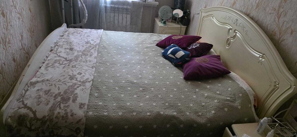 кровать двухспальная