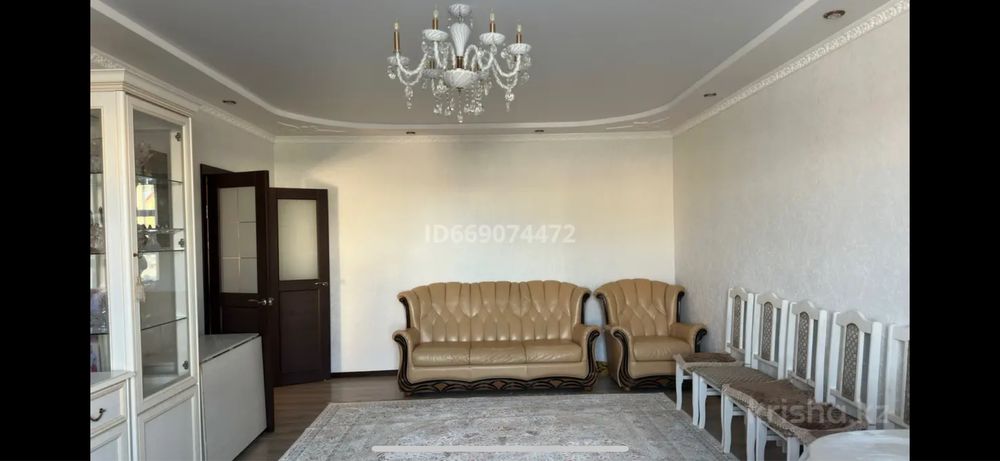 Продам диван с двумя креслами