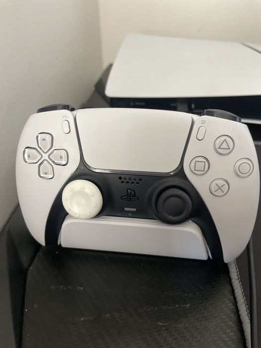 Vând Playstation 5 pret negociabil