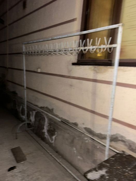 Продам гардеробную металлическую вешалка б/у за 10000 тенге. Грэс