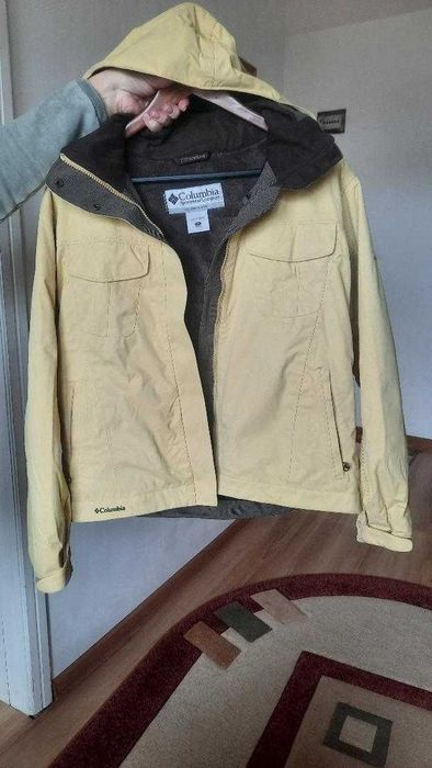 Vind geaca +pantalon ski Columbia ,marimea M pentru femei.