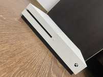Vand Xbox ONE in stare foarte buna u vine cu 6 jocurii