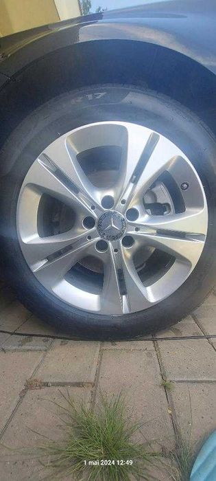 Vând set jante aliaj originale Mercedes 17” + anvelope Run Flat iarnă