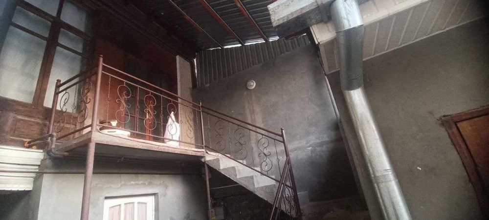 Hovli sotiladi 4.2 sotix