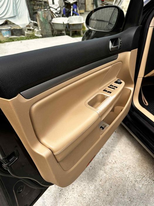 Volkswagen Golf 5 Automat 2006 – Trapă, Xenon, Piele + Alcantara