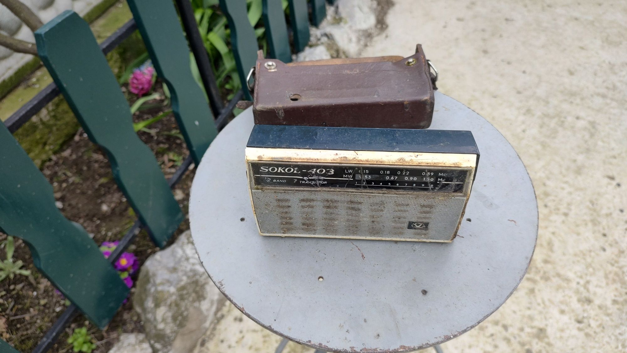 Vând radio portabil SOKOL-403