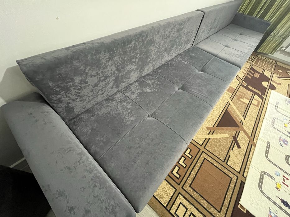 Продаётся диван.