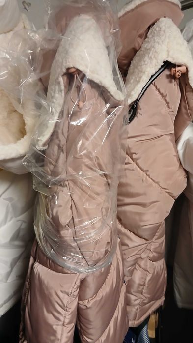 Reebok зимно яке с качулка в пудрено розово – M,L