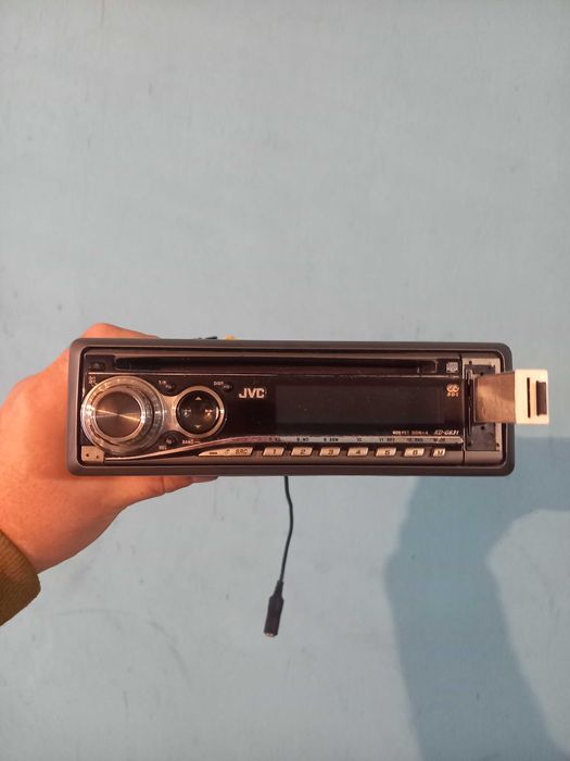 CD JVC с usb и дист. За части