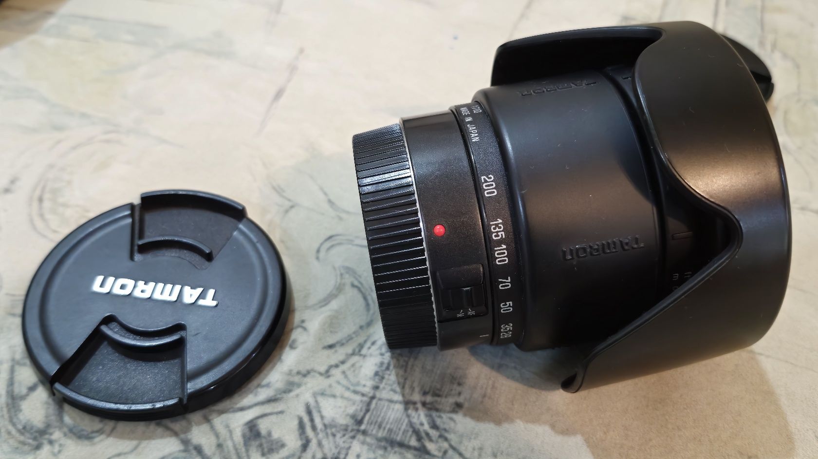 Продаётся Canon 1100 D комплект