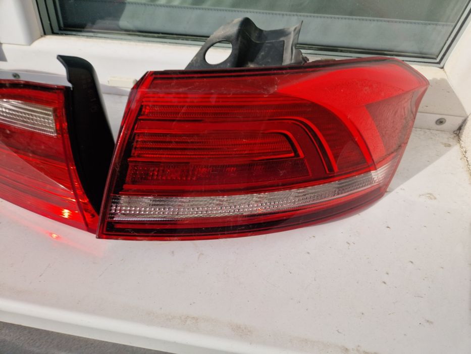 Vând stop dreapta hayon-VW Passat B8 Variant