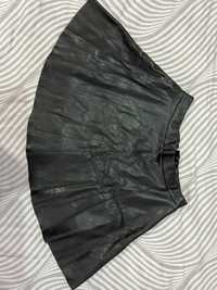 Черна кожена пола на H&M