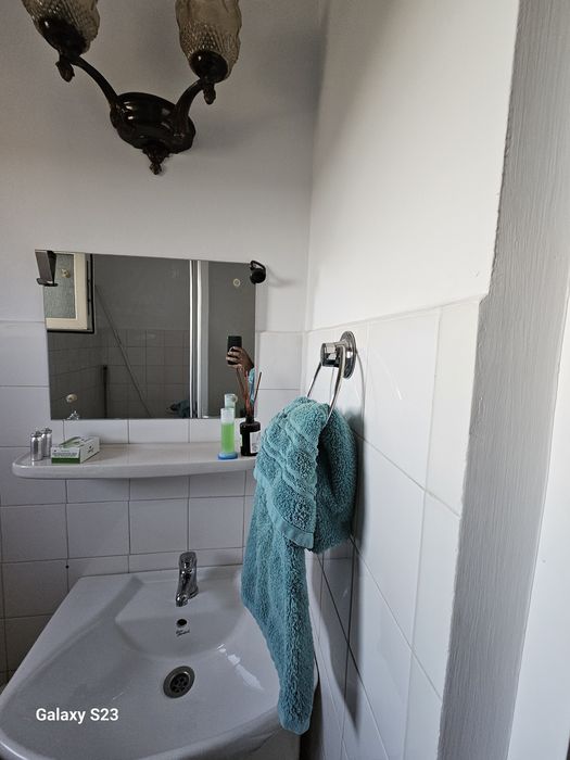 Închiriez apartament 3 camere cu Centrală Pe Gaz proprie