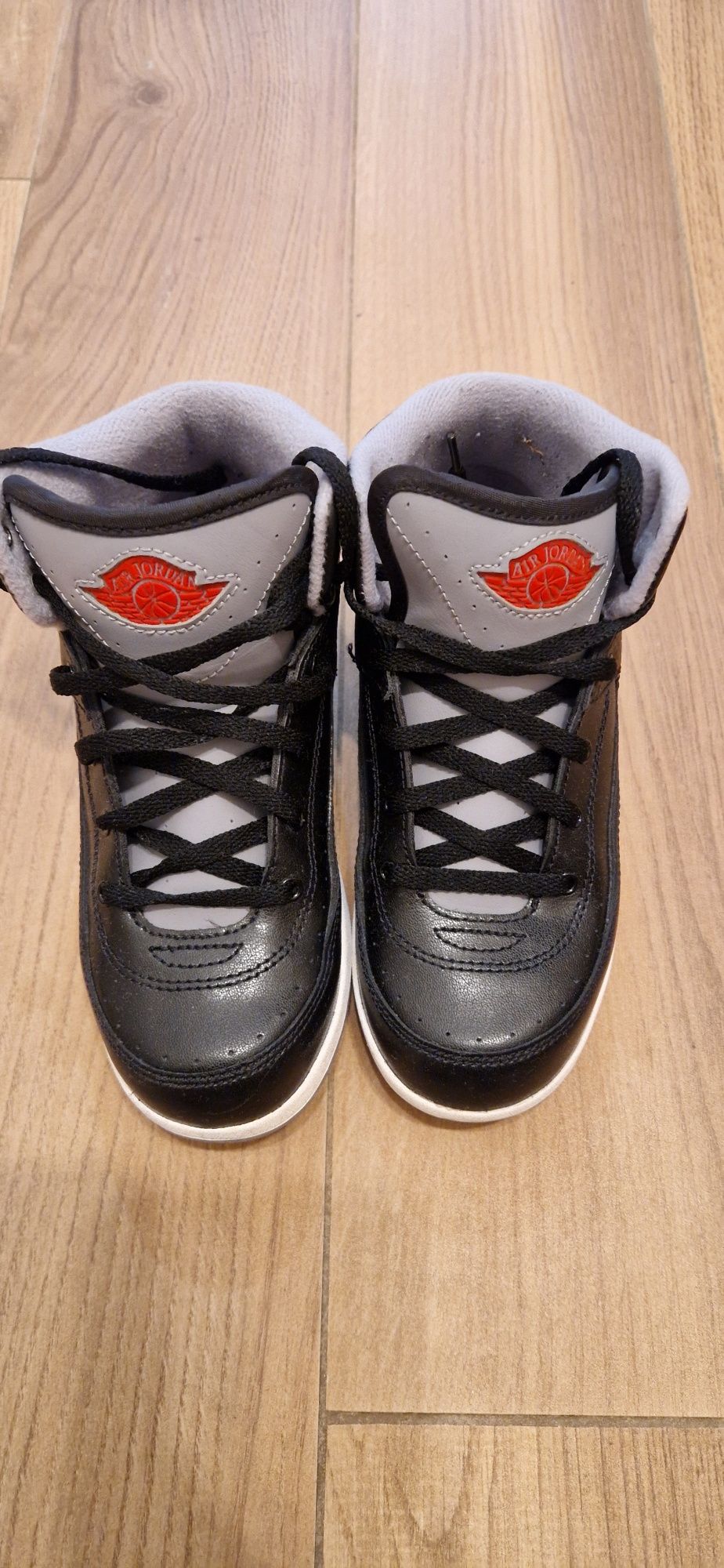 Jordan 2 Retro Cement, естествена кожа