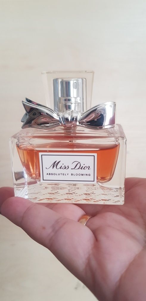 Продам парфюм Miss dior