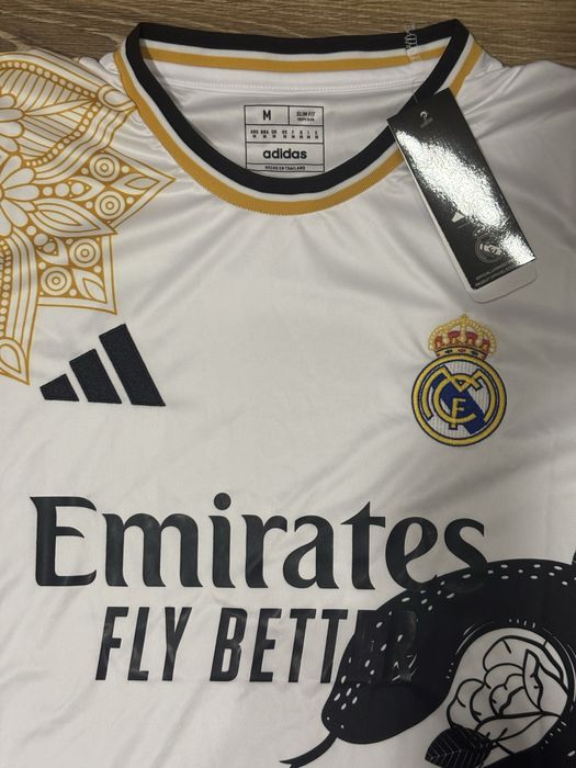 Real Madrid тениска Special Edition – размер M, чисто нова
