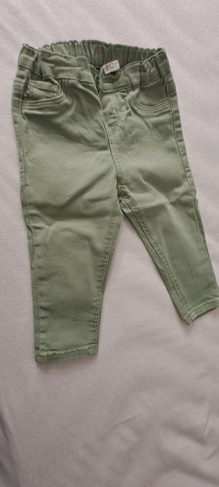 Vând blugi băieți marca HM marimea 80