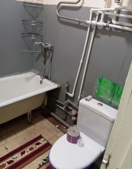 Чирчик шахар
2-микрораён  
#1-хона 2-етаж 
Квартира ижарага берилад