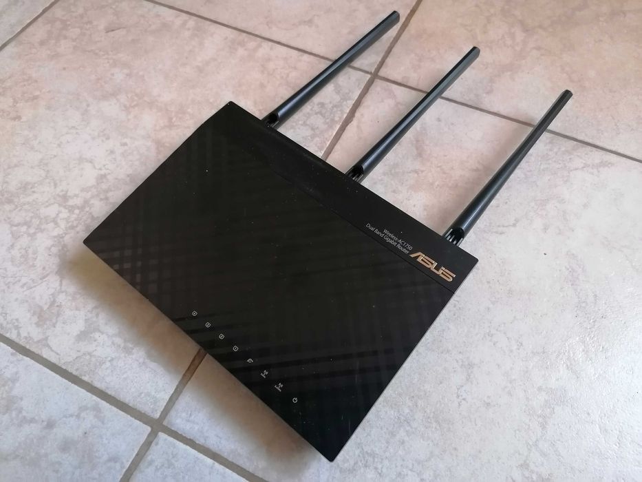 Router WiFi ASUS RT-AC66U, AC1750 dual band Gigabit