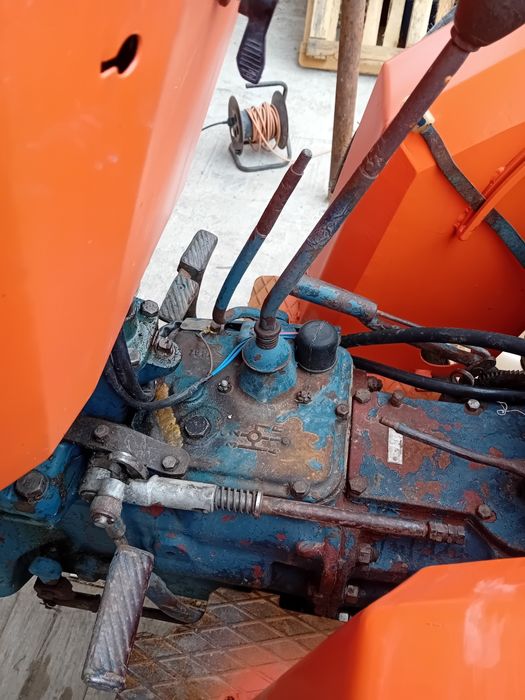 Tractor viticol pomicol solar etc. 445 550 640 vr.