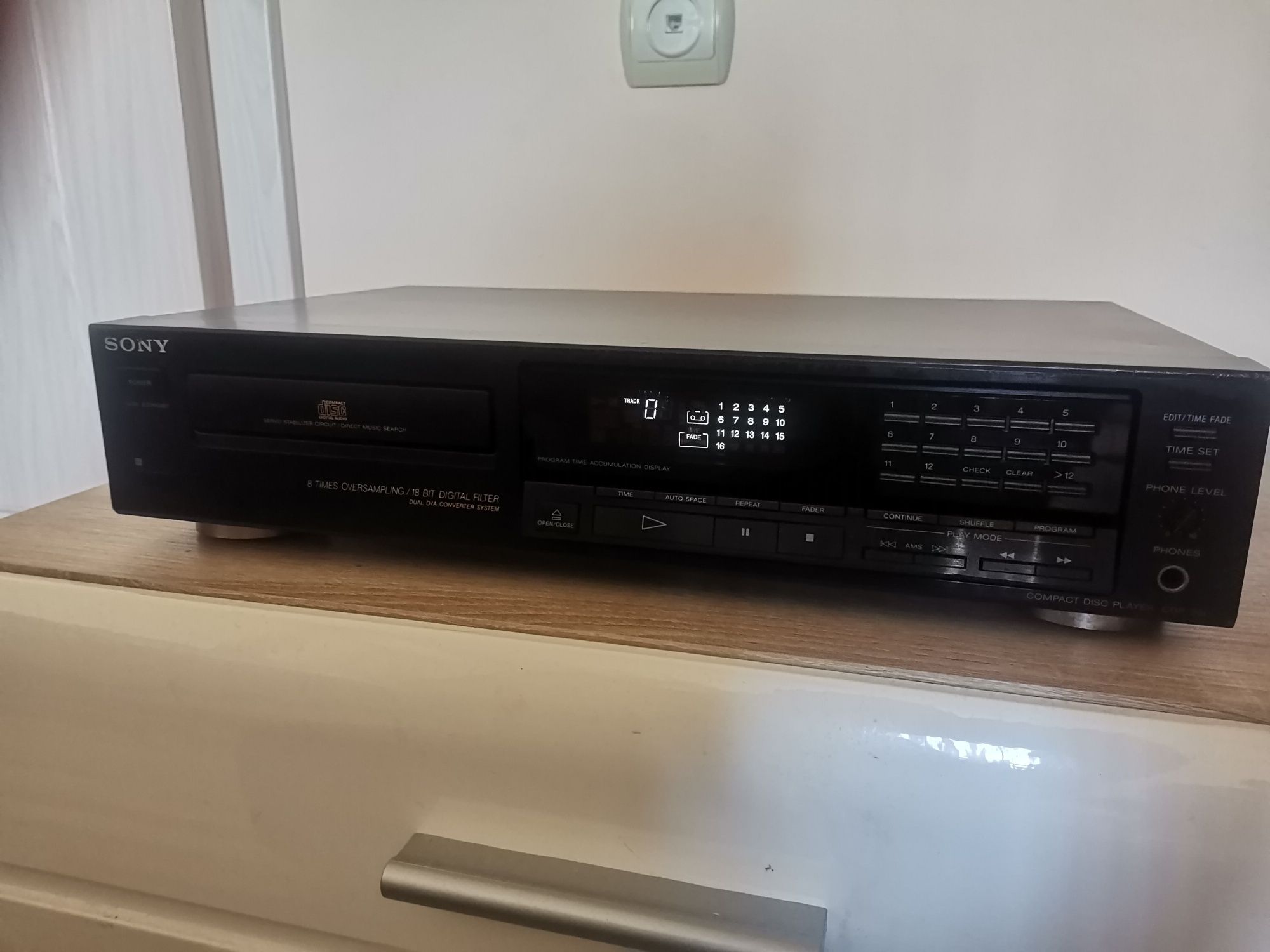 CD player Sony cdp 590