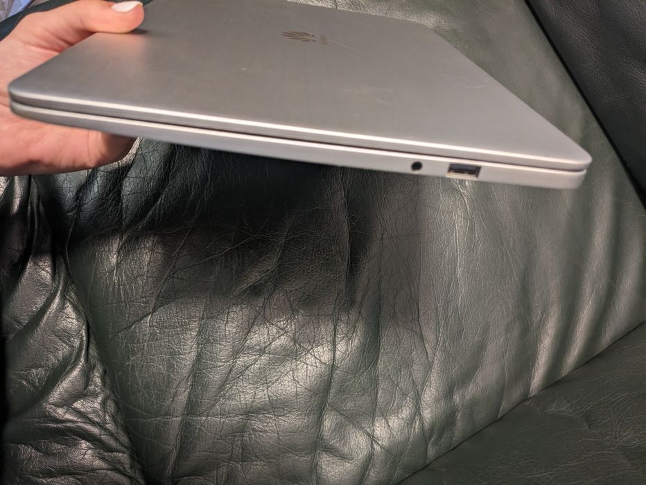 Laptop ultra slim Huawei MateBook Ryzen 5,14",ca nou,light gaming,6h
