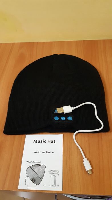 Fes (caciula) cu bluetooth NOU