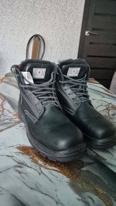 Спецобувь 42 размер ЗИМА 
Производство: Энергоко