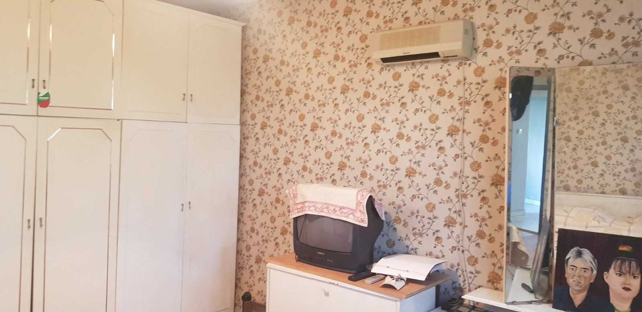 Продава се Тристаен апартамент в Русе, Родина 2 - 80 кв.м за 1488 €/кв.м - Снимка #2