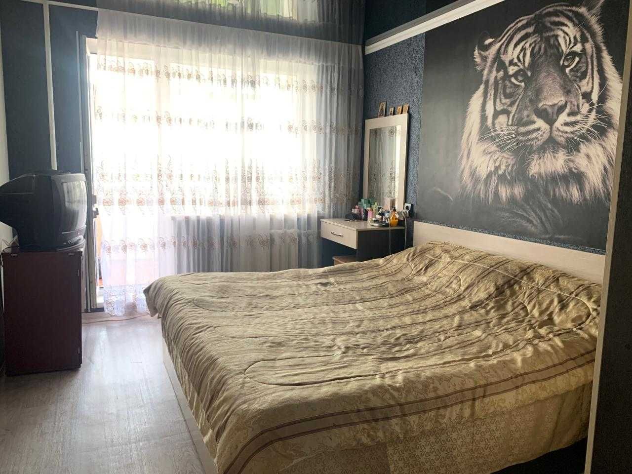 №1352. Продается 3-х комнатная кв. у/п на 3 "А" микрорайоне.