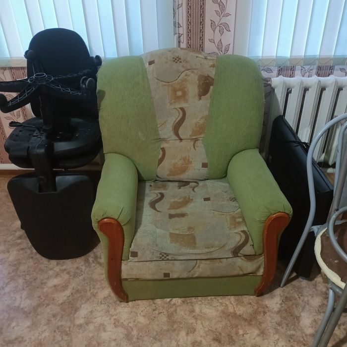Диван и два кресла