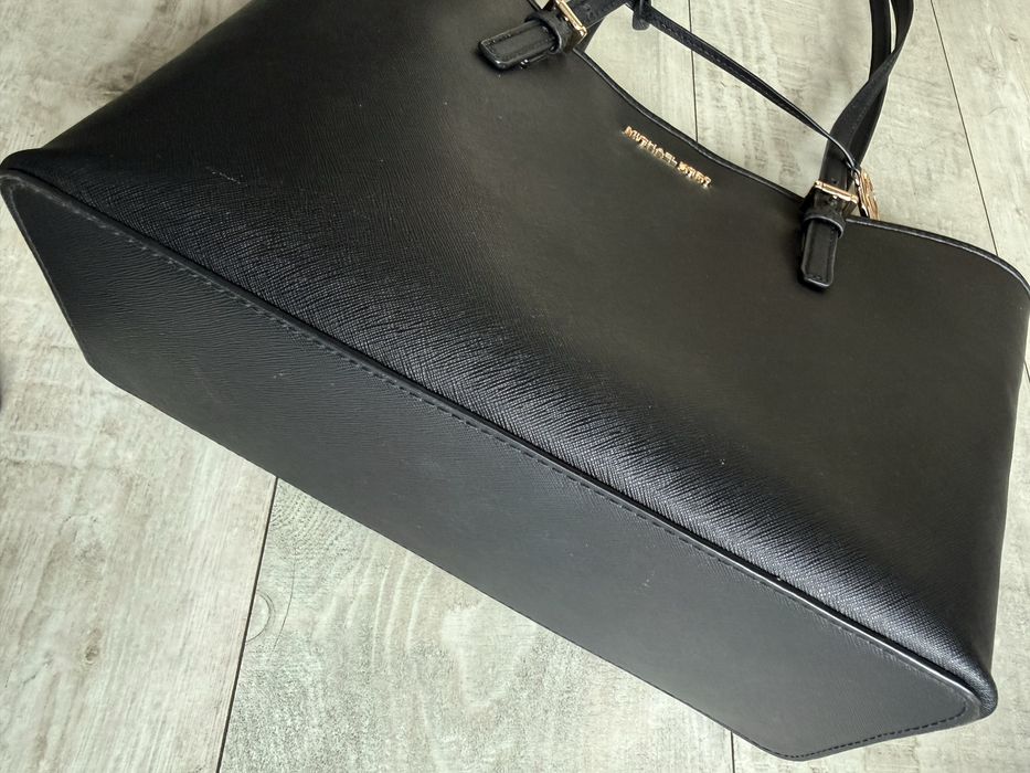 Geanta Michael Kors Saffiano Neagra